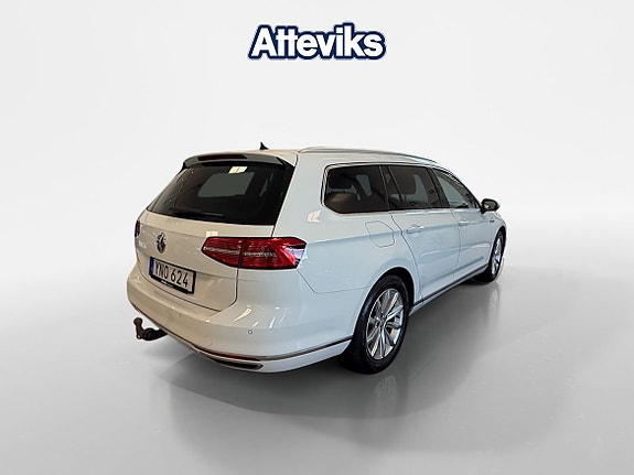 Volkswagen Passat 3 of 15