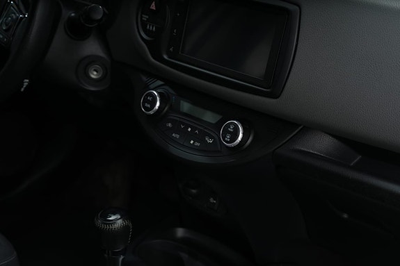 Toyota Yaris 20 of 22