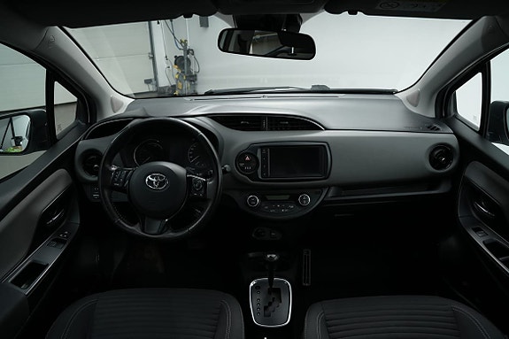 Toyota Yaris 17 of 22