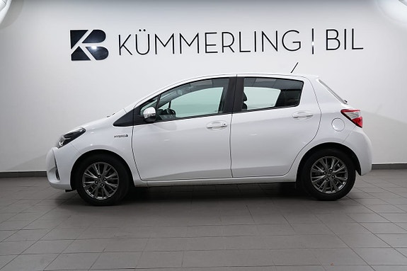 Toyota Yaris 2 of 22
