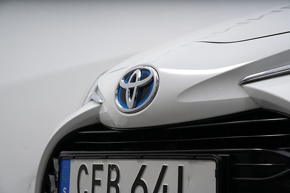 Toyota Yaris 3 of 22