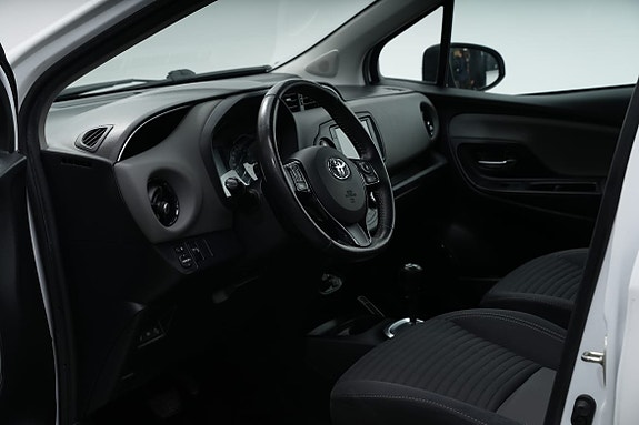Toyota Yaris 13 of 22