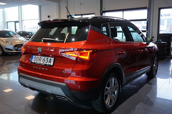 Seat Arona 7 of 16