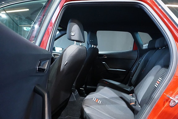 Seat Arona 10 of 16