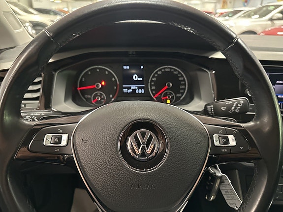 Volkswagen Polo 13 of 16
