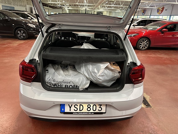 Volkswagen Polo 9 of 16