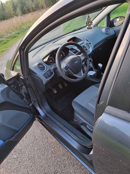 Ford Fiesta 9 of 9