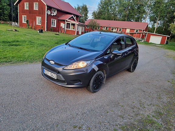 Ford Fiesta 3 of 9