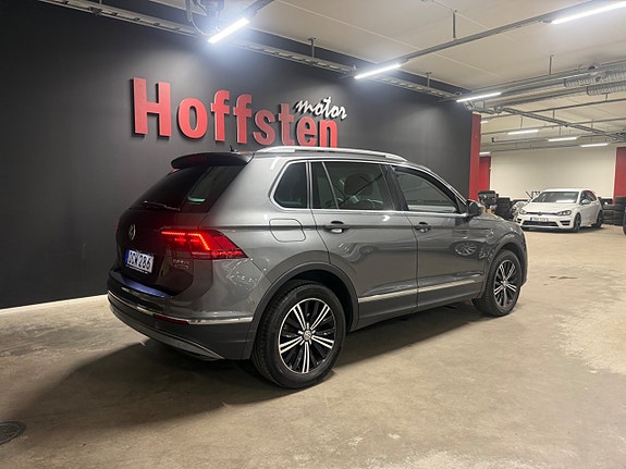 Volkswagen Tiguan 3 of 15