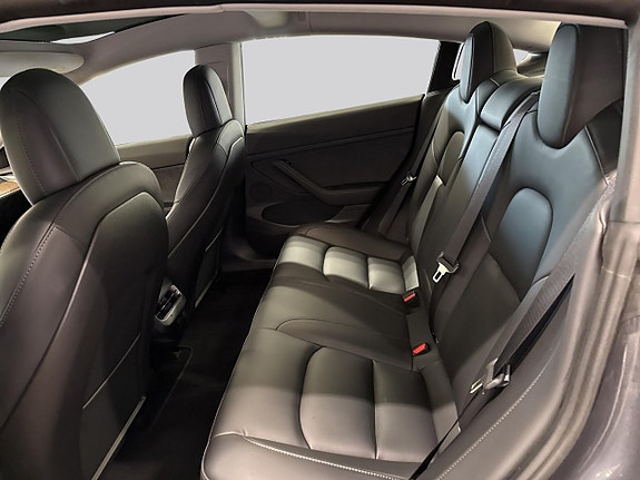 Tesla Model 3 9 of 17
