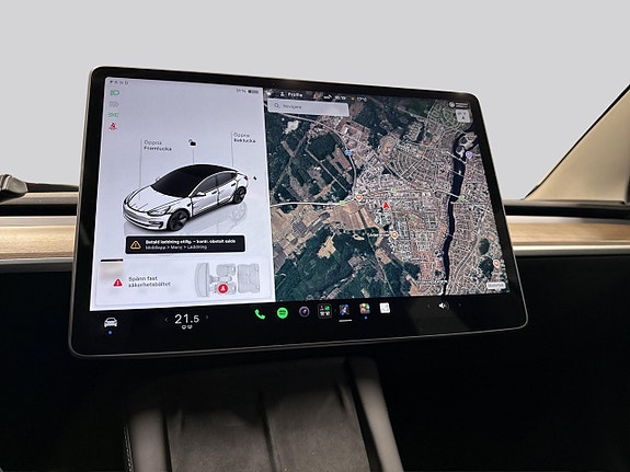 Tesla Model 3 11 of 17