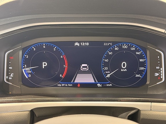 Volkswagen T-Roc 19 of 19