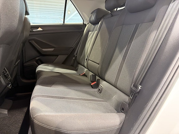 Volkswagen T-Roc 8 of 19