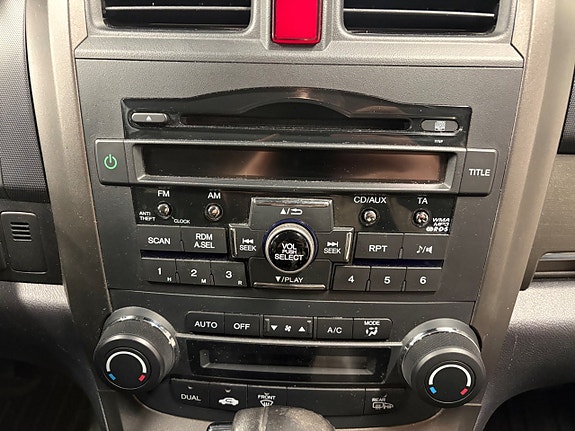 Honda CR-V 8 of 13