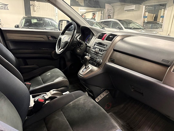 Honda CR-V 11 of 13