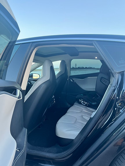 Tesla Model S 5 of 7