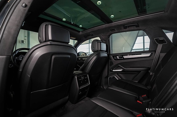 Porsche Cayenne Turbo 6 of 20