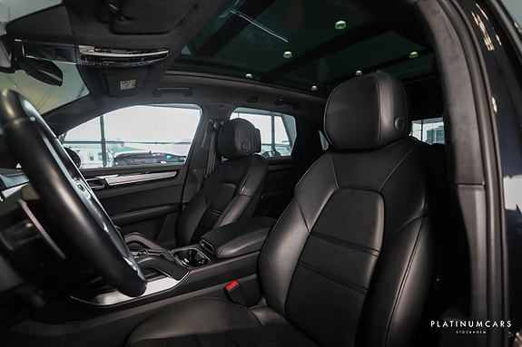 Porsche Cayenne Turbo 7 of 20