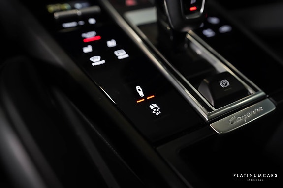 Porsche Cayenne Turbo 11 of 20