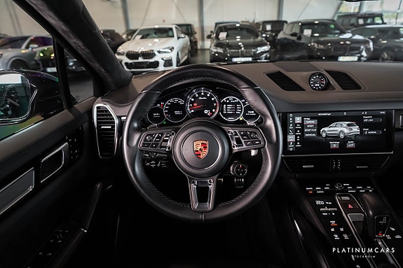Porsche Cayenne Turbo 8 of 20