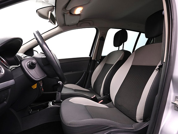 Renault Clio 8 of 14