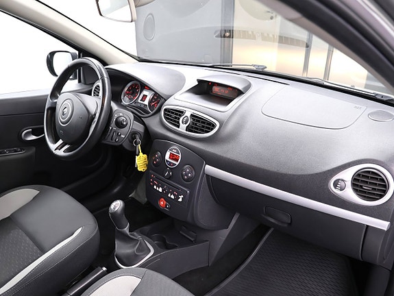 Renault Clio 13 of 14