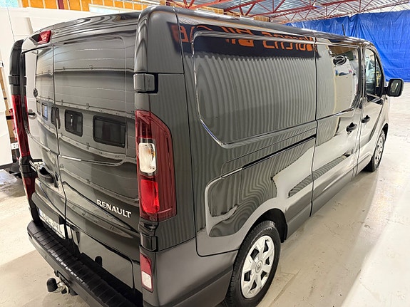 Renault Trafic 4 of 16