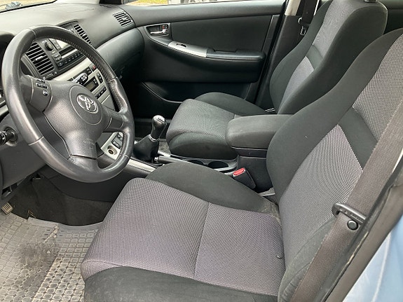 Toyota Corolla 5 of 8