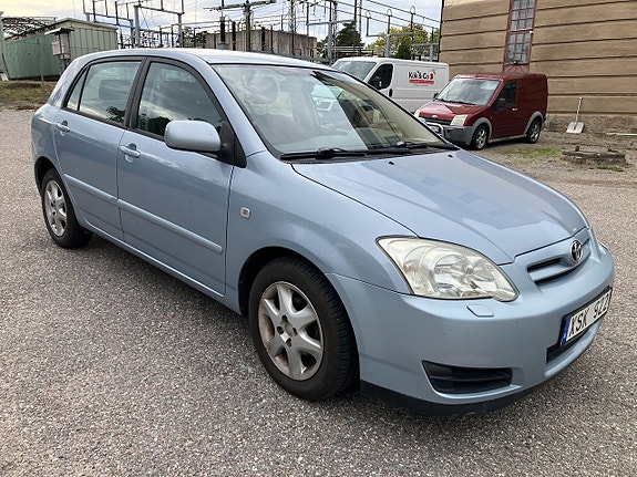 Toyota Corolla 3 of 8