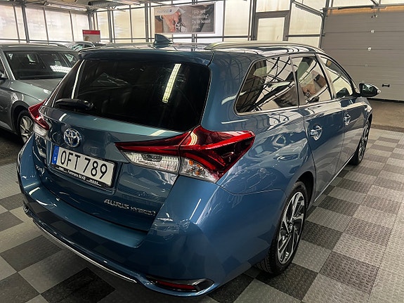 Toyota Auris 4 of 17