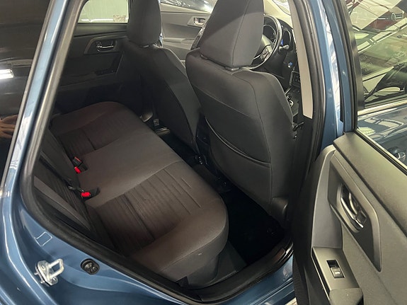 Toyota Auris 11 of 17