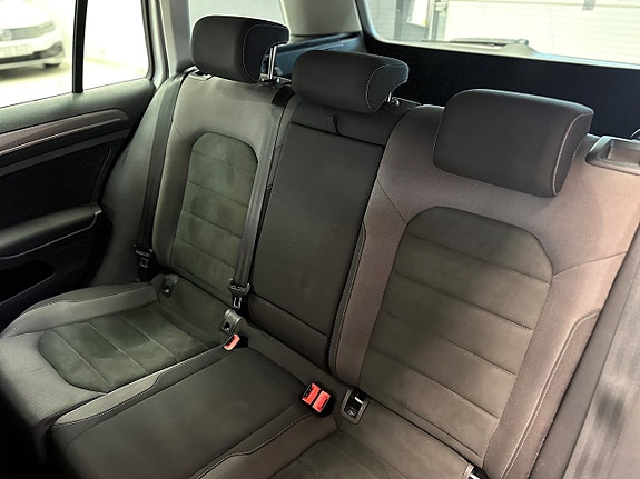 Volkswagen Golf Alltrack 20 of 21