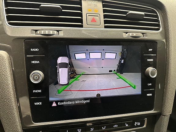 Volkswagen Golf Alltrack 11 of 21
