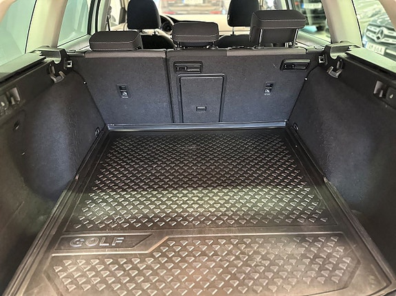 Volkswagen Golf Alltrack 8 of 21