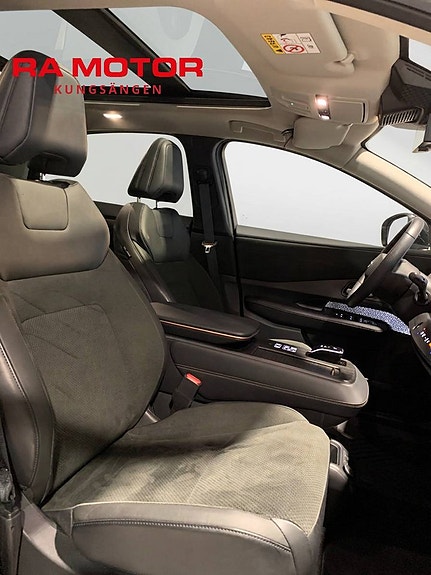 Nissan Ariya 10 of 23