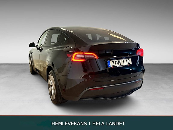 Tesla Model Y 4 of 19