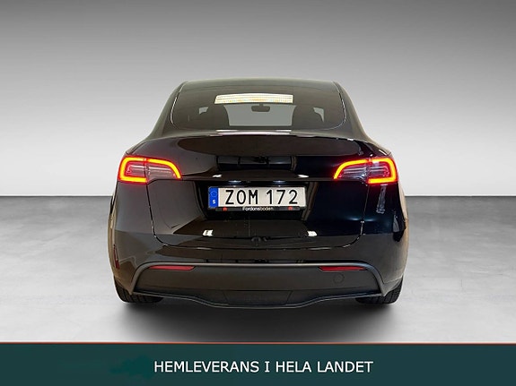 Tesla Model Y 3 of 19