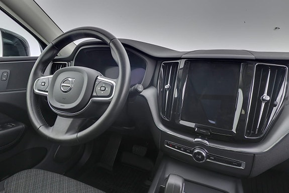 Volvo XC60 8 of 27