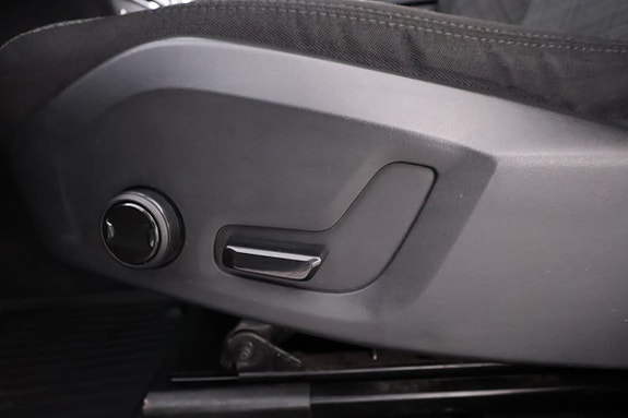 Volvo XC60 18 of 27