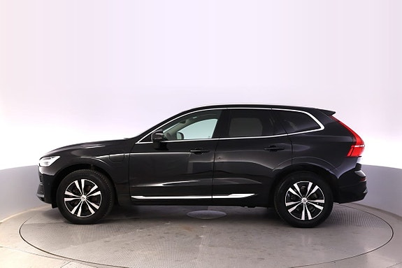 Volvo XC60 2 of 27