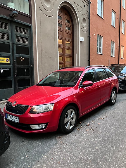 Skoda Octavia 2 of 11