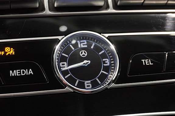 Mercedes-Benz E220 10 of 16