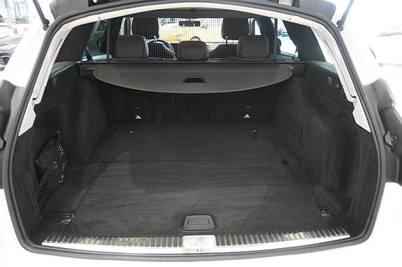 Mercedes-Benz E220 13 of 16