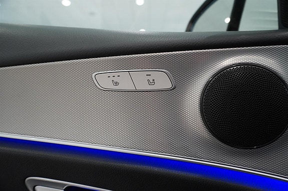 Mercedes-Benz E220 12 of 16