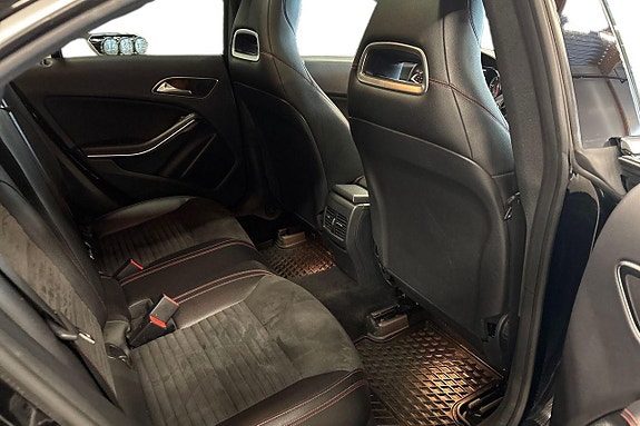 Mercedes-Benz CLA220 d 14 of 28
