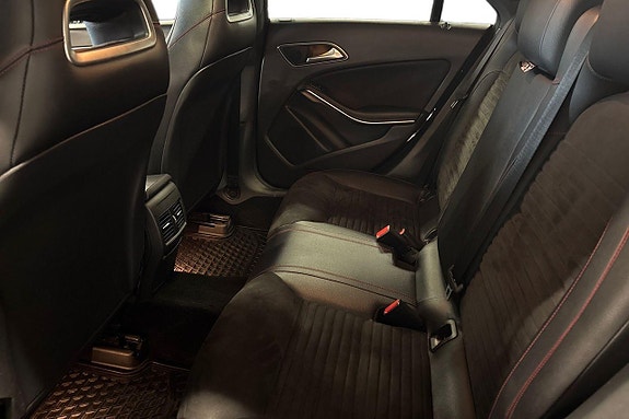 Mercedes-Benz CLA220 d 13 of 28