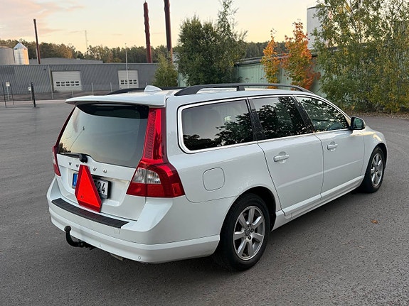 Volvo V70 4 of 6