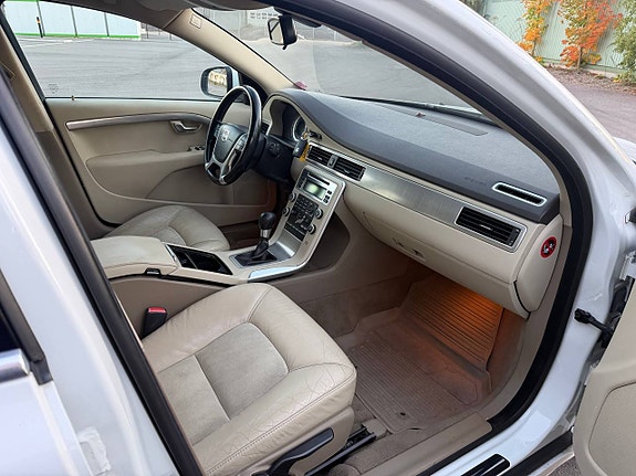 Volvo V70 5 of 6