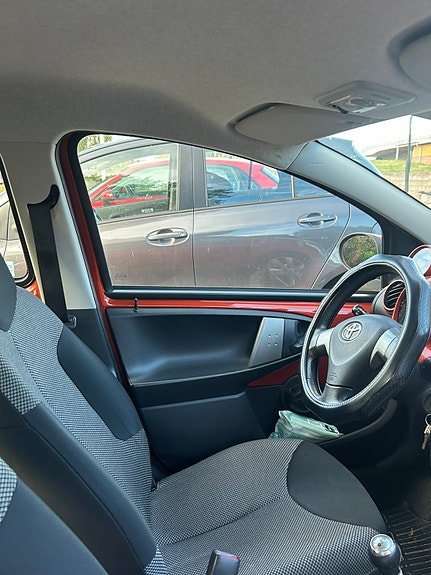 Toyota Aygo 4 of 9