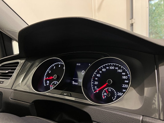 Volkswagen Golf Alltrack 18 of 26